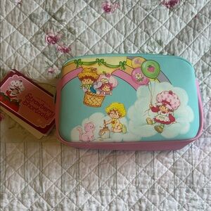 Strawberry shortcake cosmetic bag